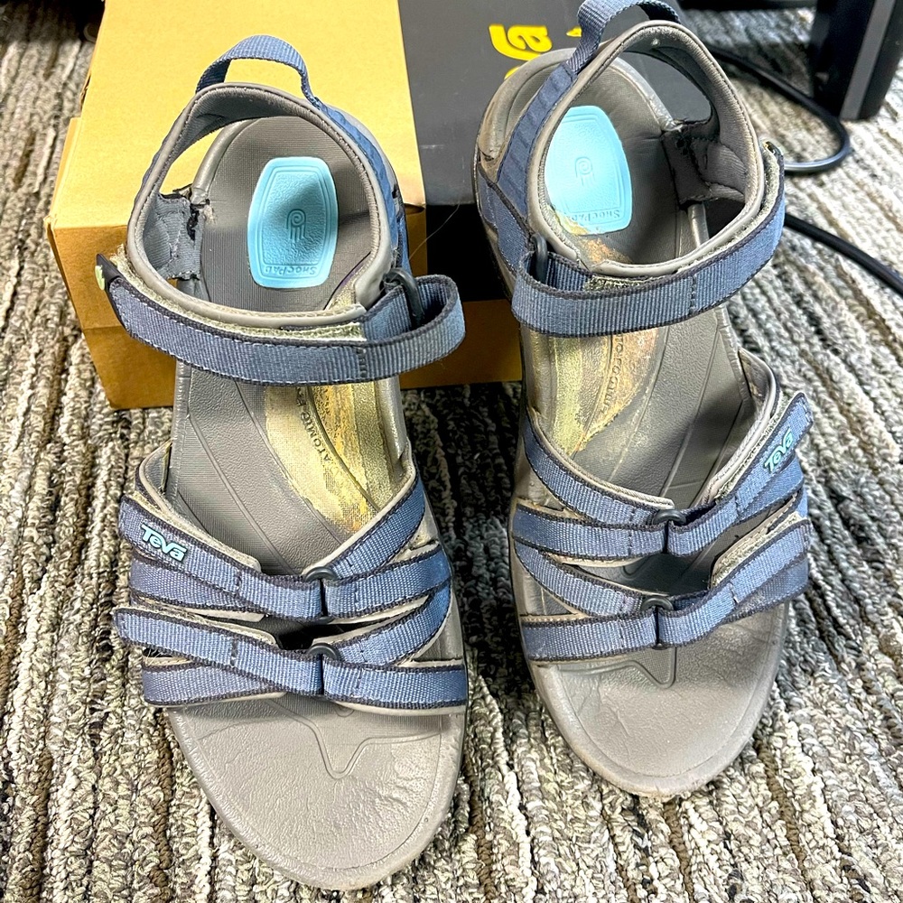 TEVA navy blue adjustable strap comfort sandals size 8